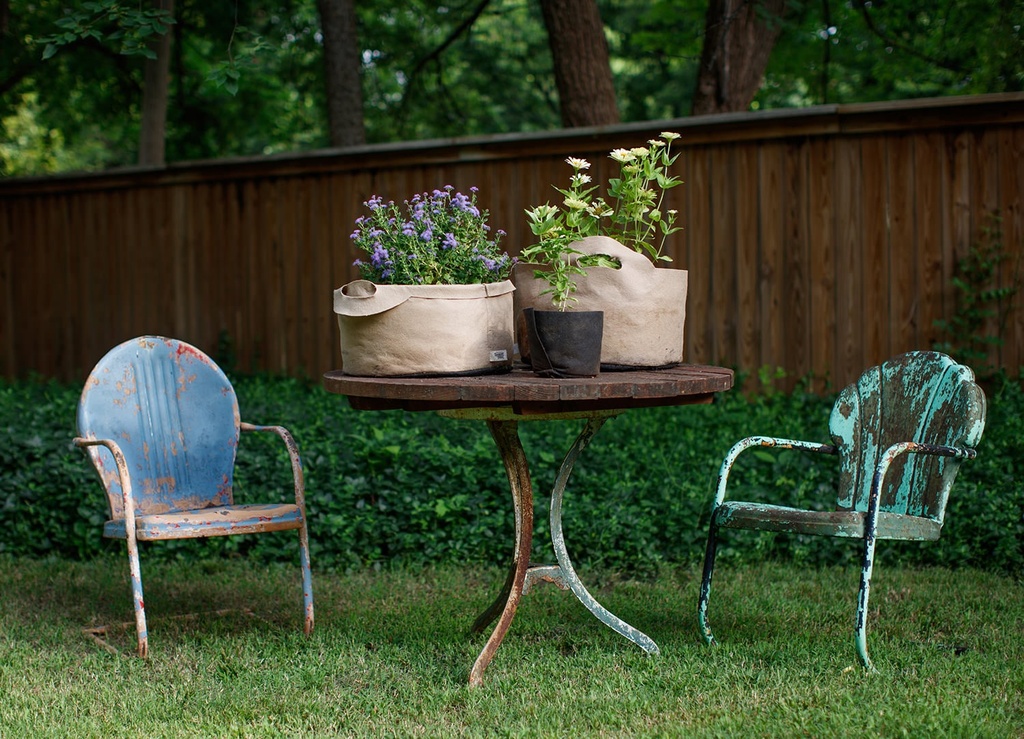 Pot w/handles